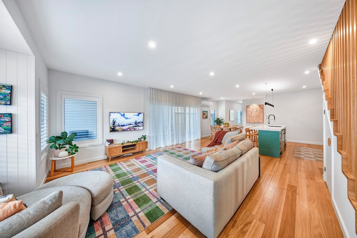 New! Seafoam Getaway gallery image 2