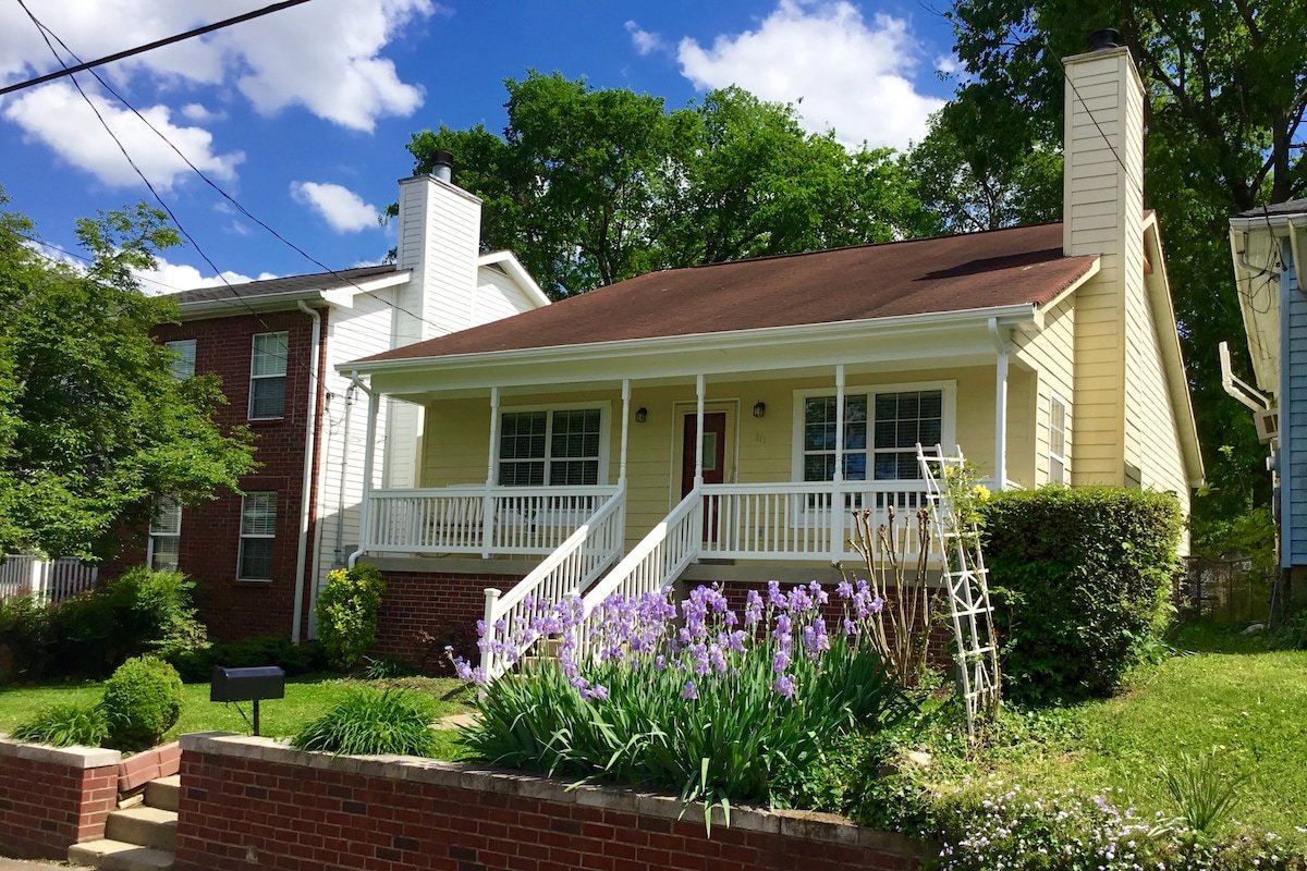 Spacious, Comfy, Close to Everything! gallery image 3