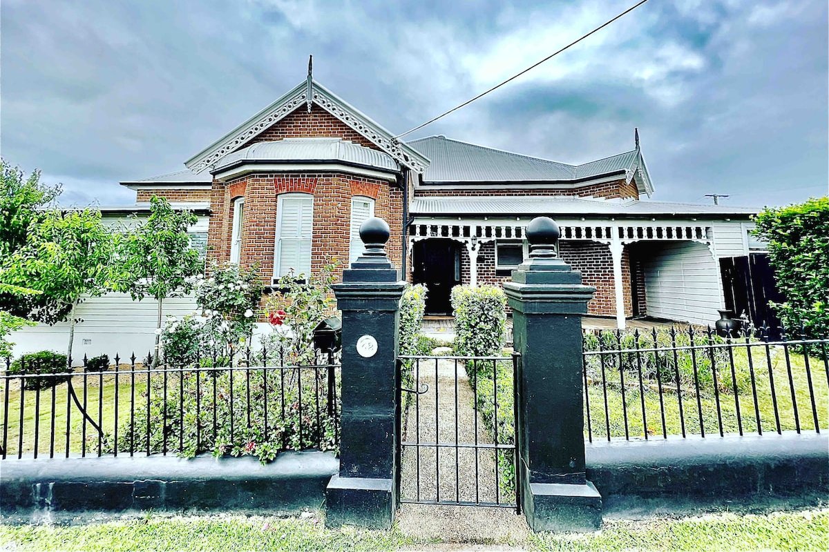 Wingham House 1889 – Entire Bnb (2 rooms) gallery image 2