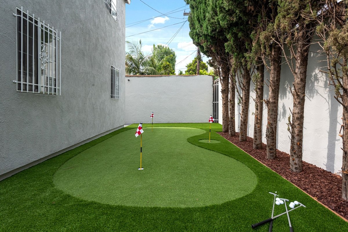 Modern LA 9 Bedroom Family or Big Group Getaway gallery image 5