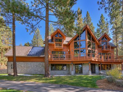 5-Bedroom Lake Tahoe Gem | Deck & Hot Tub (Tall