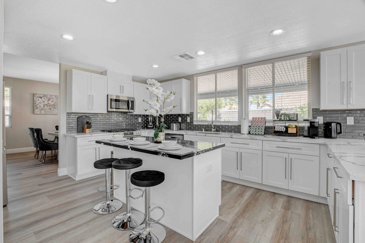 Brand new remodel! gallery image 2