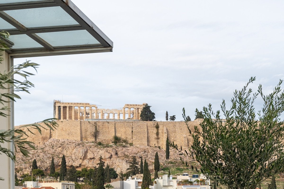 Elegant Skyline Penthouse Acropolis View 3BR|2BA gallery image 2