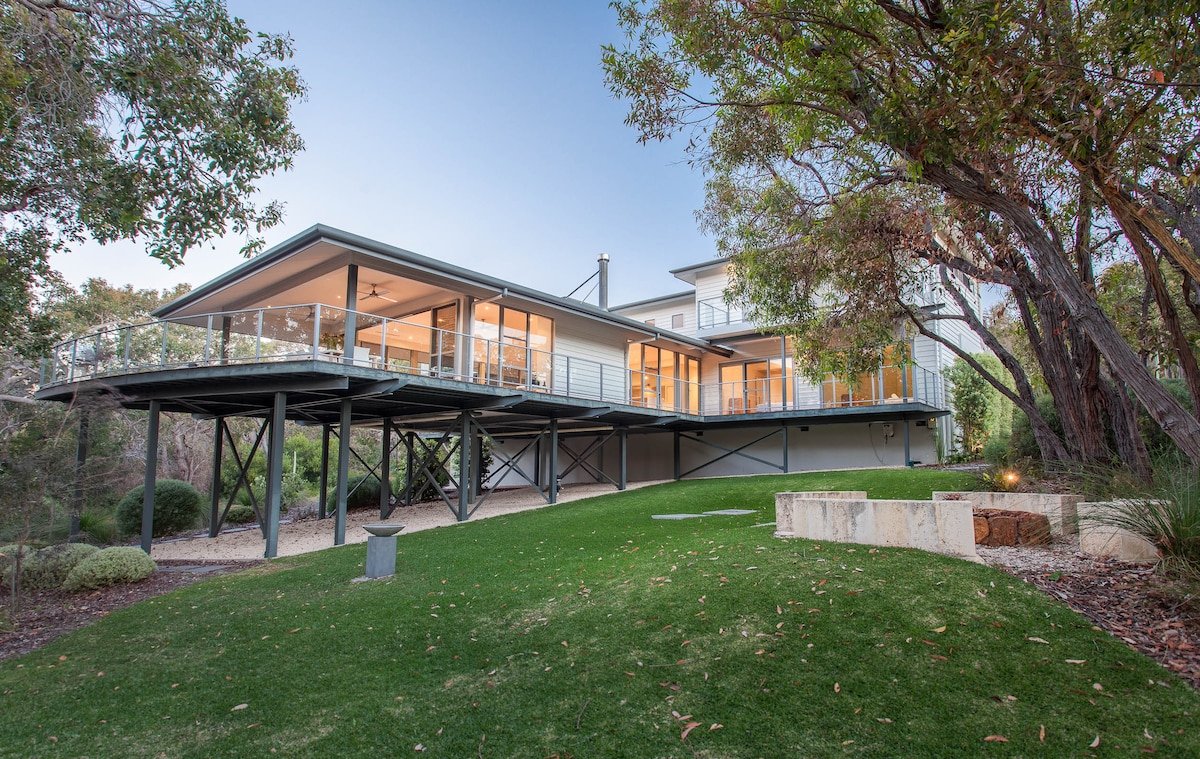 Deck House I Private Properties gallery image 2