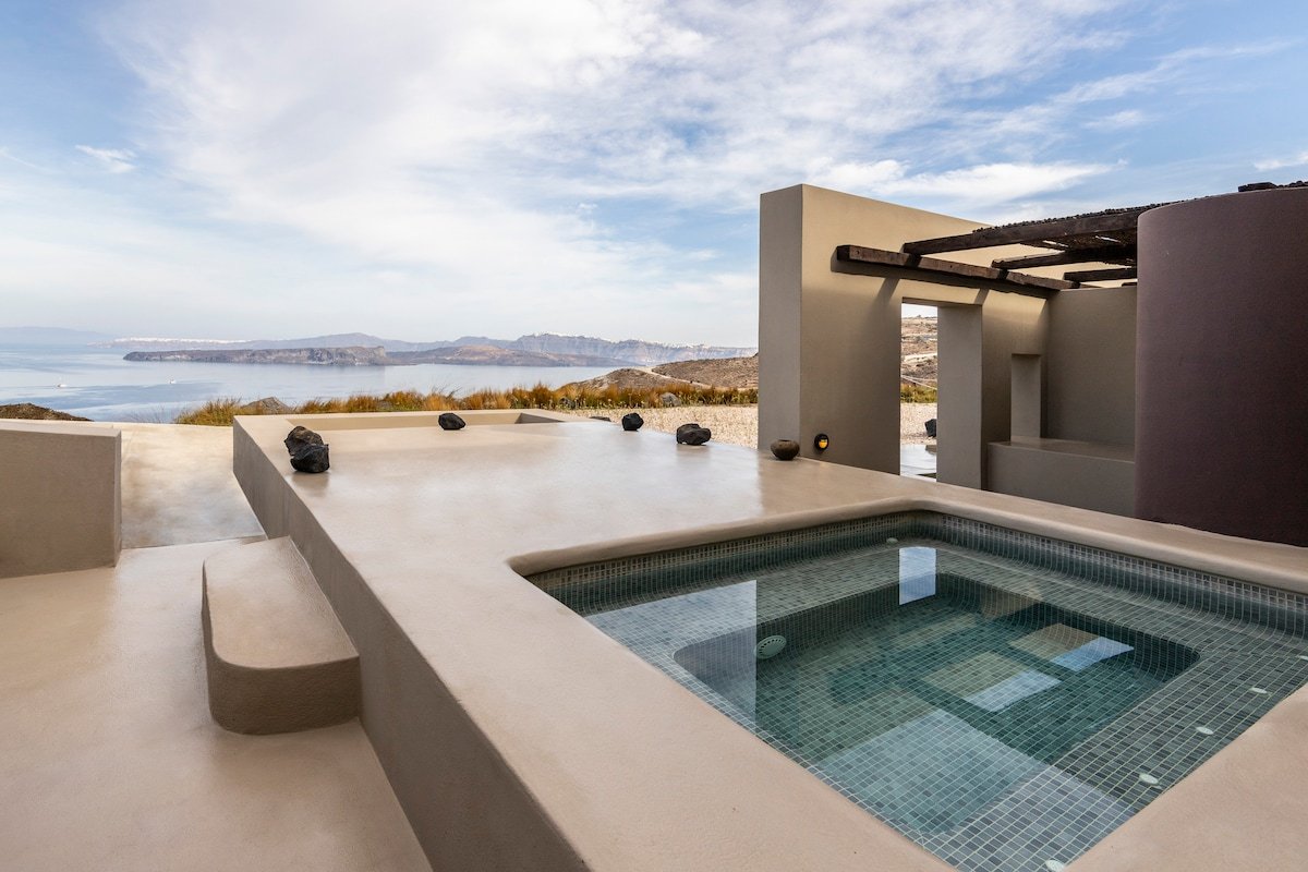 Grand Villa 2, Private Infinity Pool. Arota Villas gallery image 5