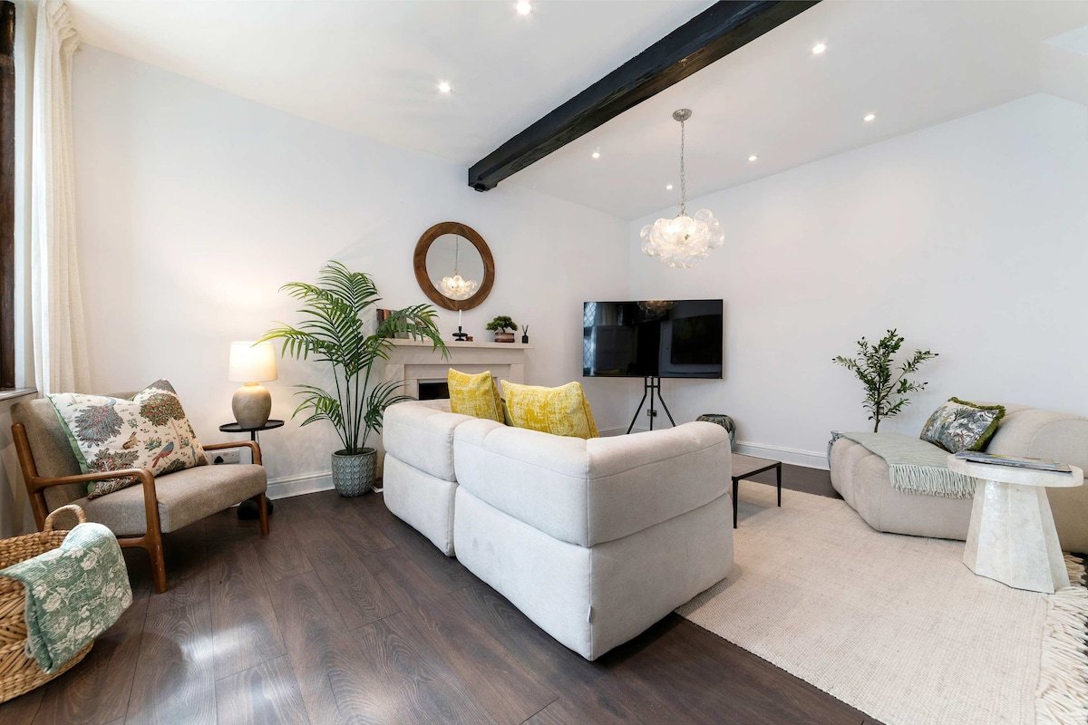 Stunning Kensington Townhouse gallery image 2