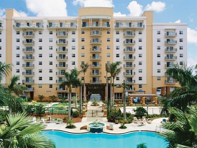 Super spacious 4BR in Palm Aire!