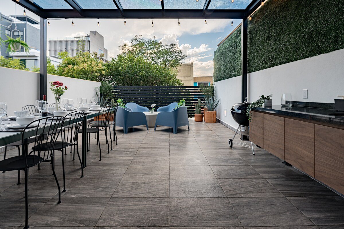 Artsy Roma – Private Rooftop, BBQ, Gym & AC gallery image 5