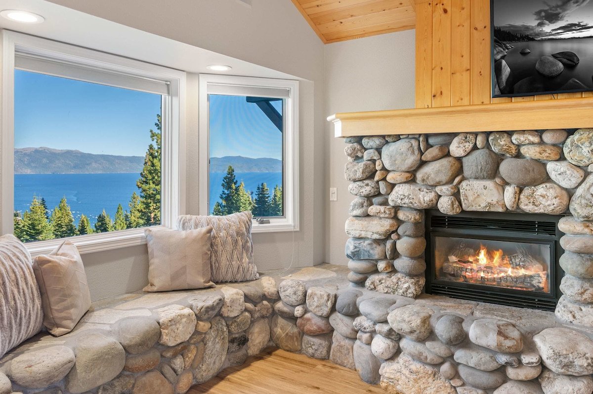 Luxury Tahoe Vacation Rental w/HotTub & Lake Views gallery image 4