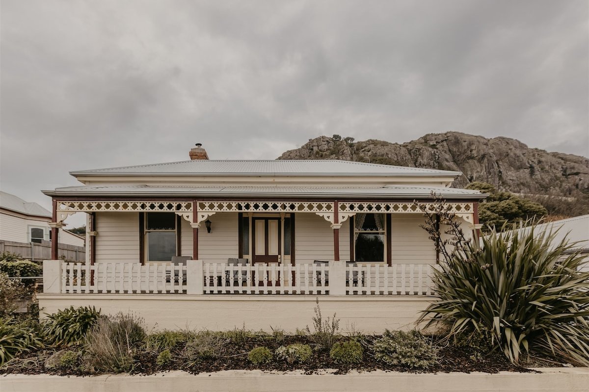 Abbey’s Spa Cottage gallery image 2