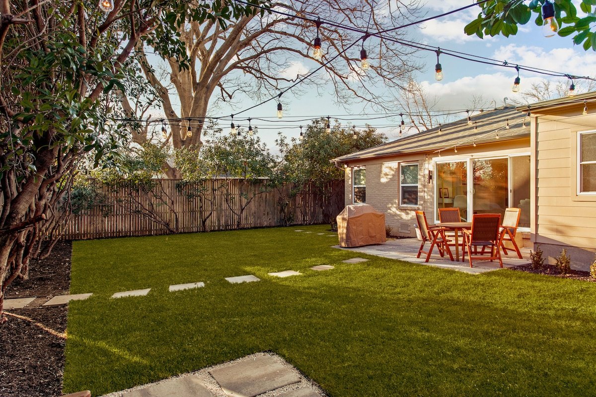 UpscaleArea-GreatYard-BrandNew-MidwayHollowStunner gallery image 3