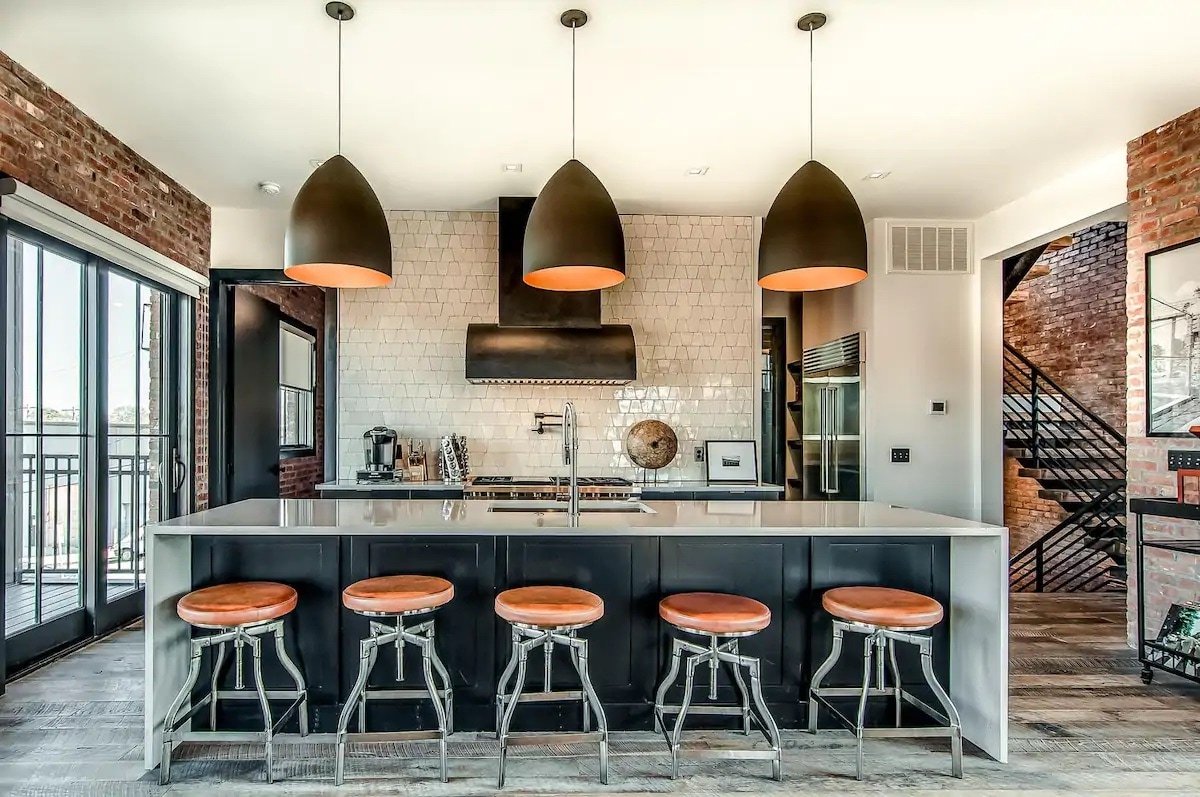 Downtown Nashville Finest 2 Homes – Walk to Bars! gallery image 5