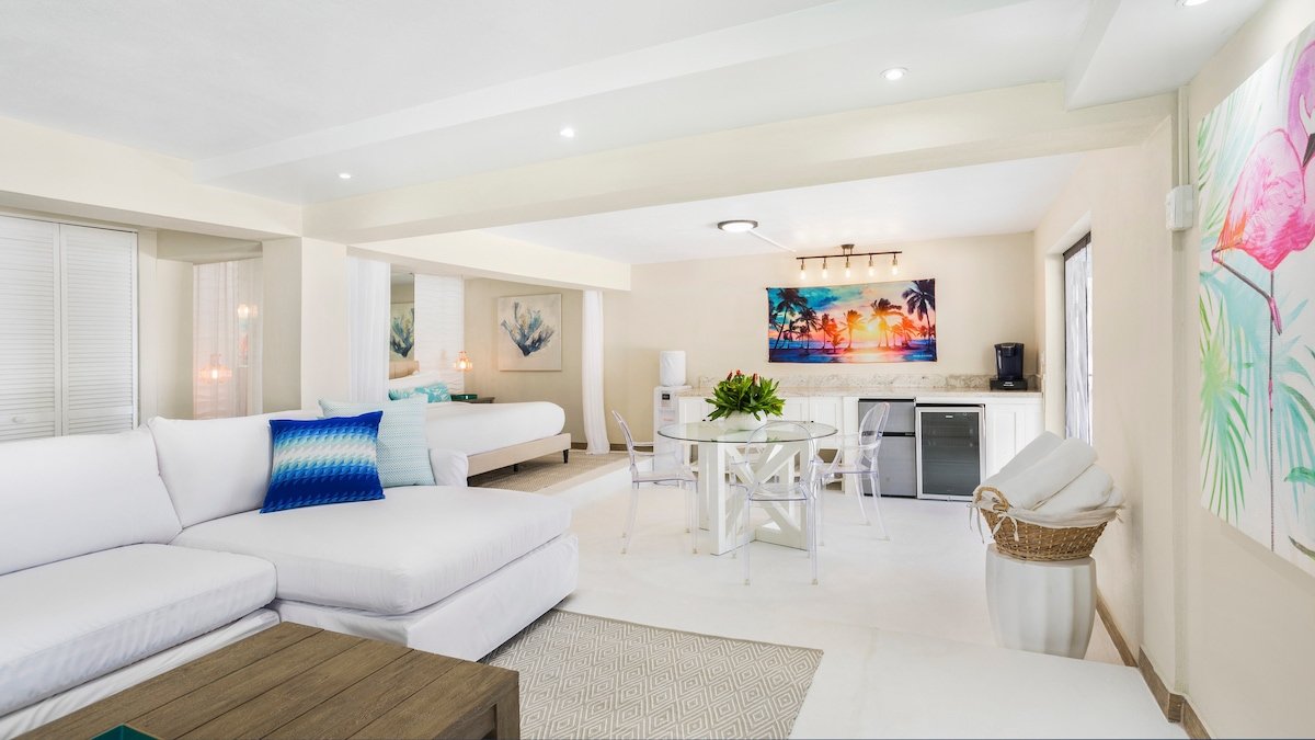 Luxury Beach House ON THE BEACH with pool, spa gallery image 5