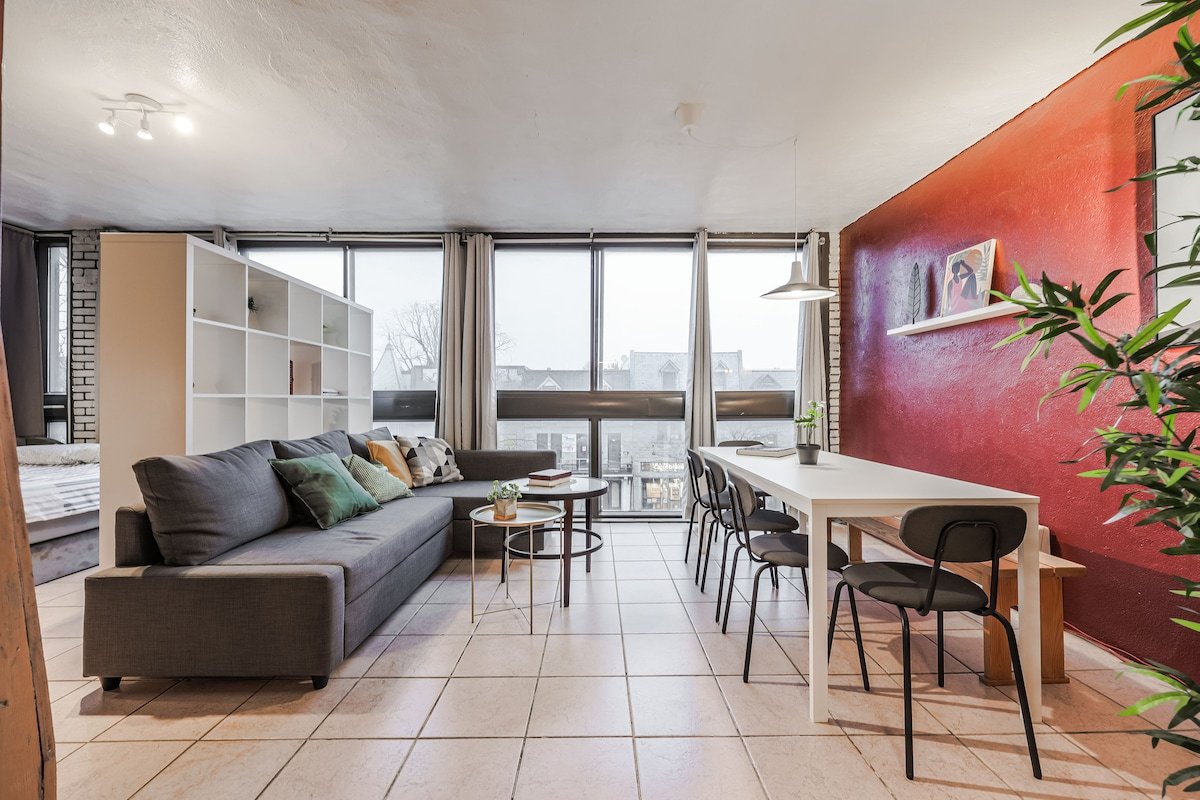 FREE Parking | HUGE Sleeps 17 gallery image 5