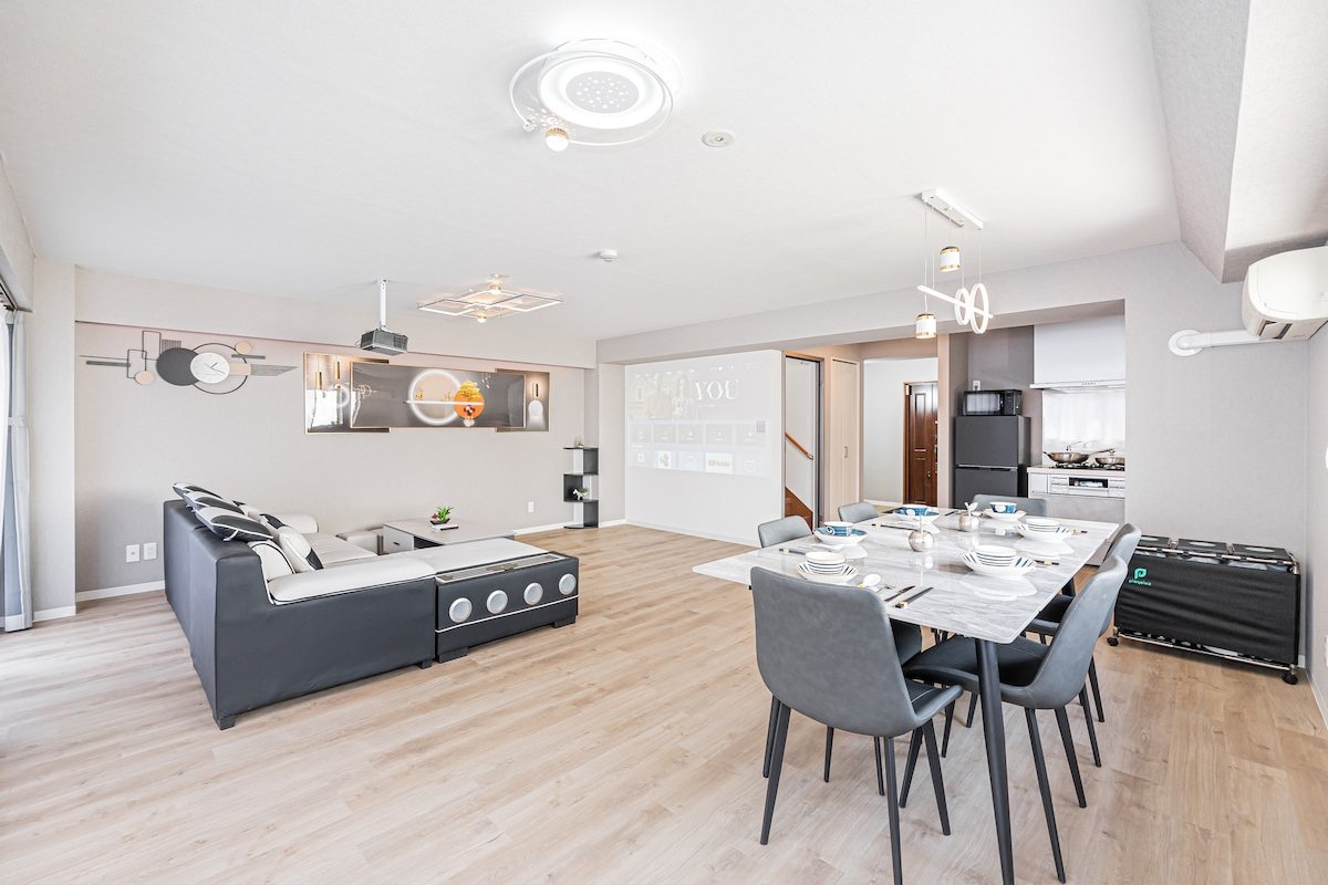 豪華な３寝室３トイレ２バスルーム！家庭シアター付、フルキッチン付！キッズルーム、ガレージ利用可！ gallery image 5