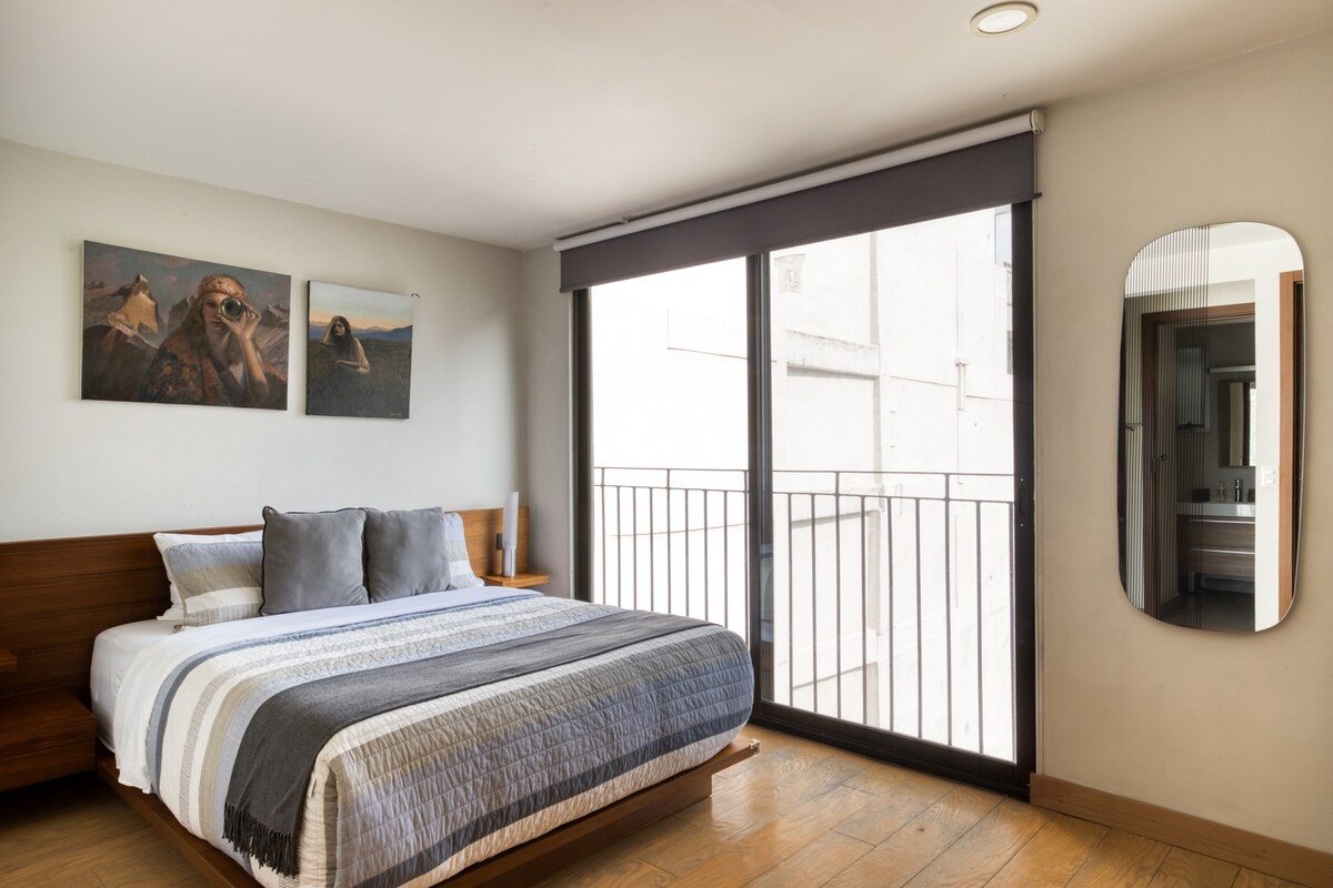 2Br Jacuzzi Art Penthouse | Panoramic view gallery image 5