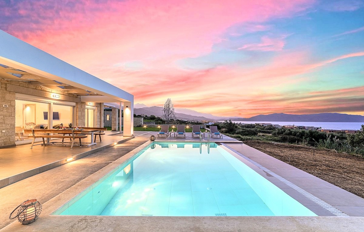 Vista Mare Maxima Heated Pool gallery image 2