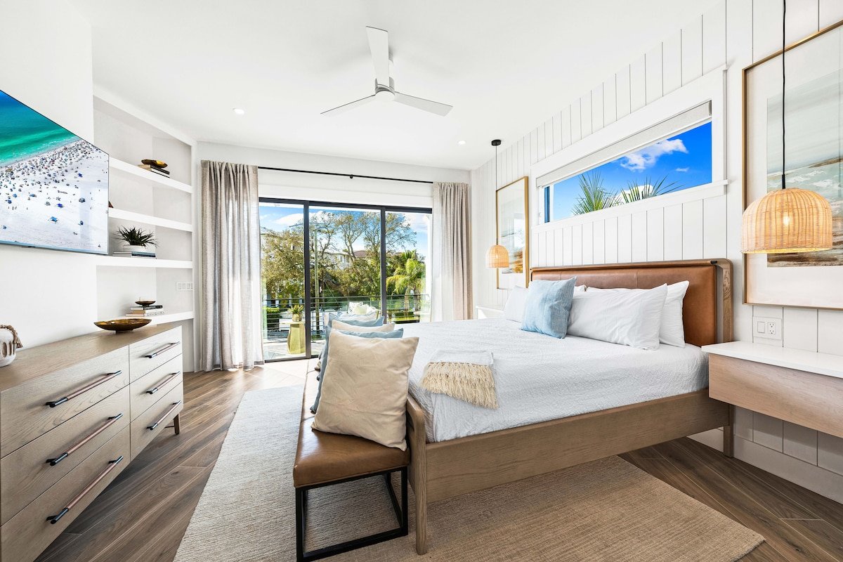 7Bedroom Luxury Home W/Private Pool on Siesta Key! gallery image 2