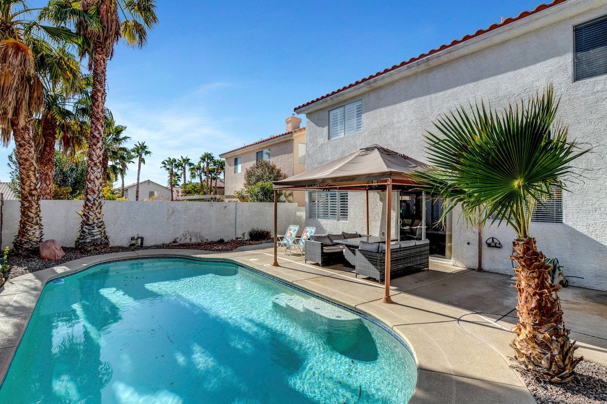 Fabulous Red Villa, Private pool (Up to 8 guests) gallery image 2