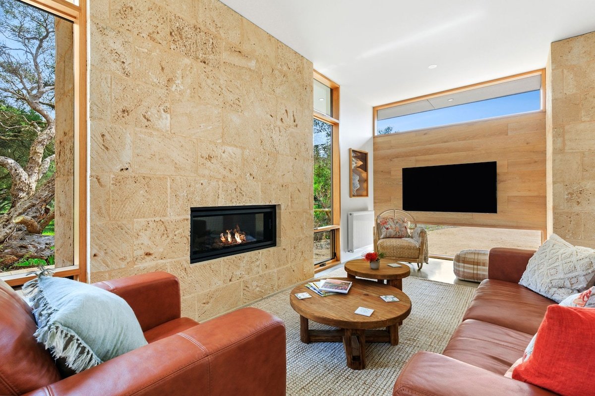 Refresh at Lonnie gallery image 2