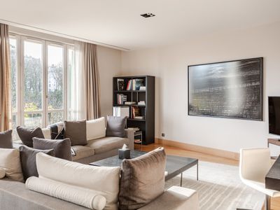 2 Bedroom Apartment Partial Eiffel Tower View