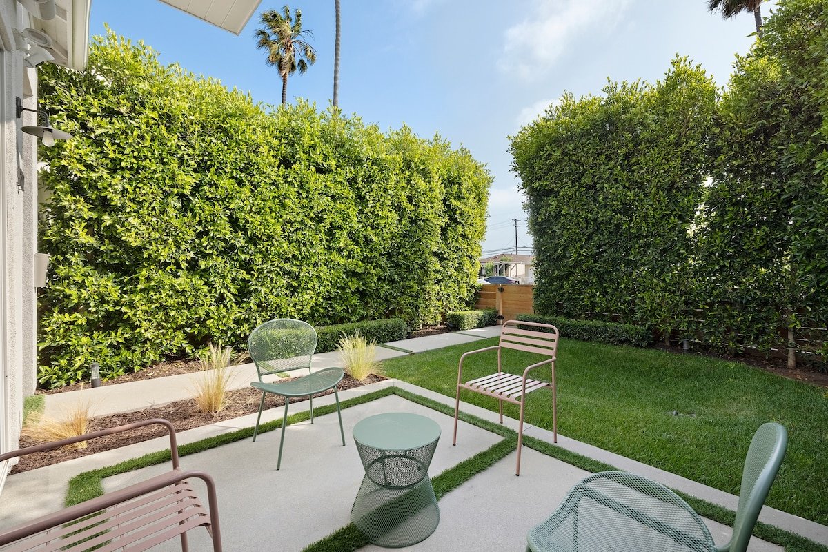 Modern LA Oasis near Beaches, LAX, Sofi and Culver gallery image 4