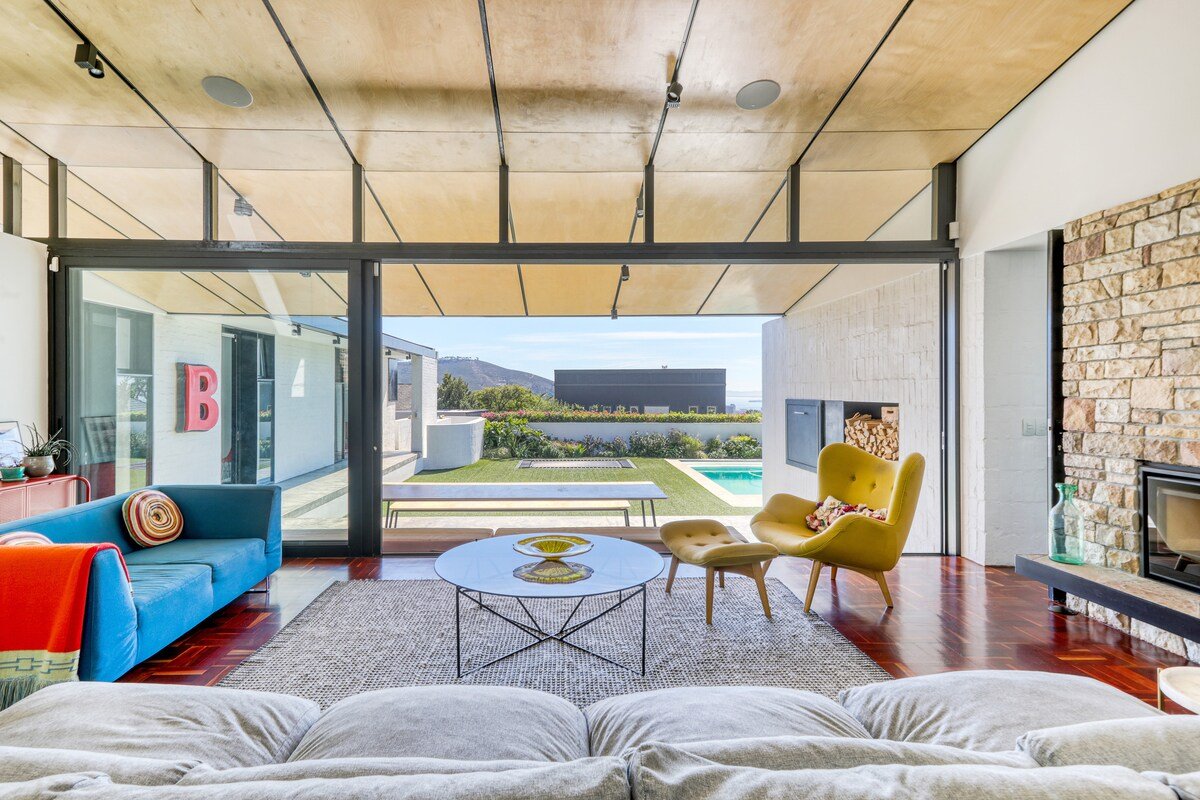 Contemporary 4-bed Family Home on Table Mountain gallery image 4