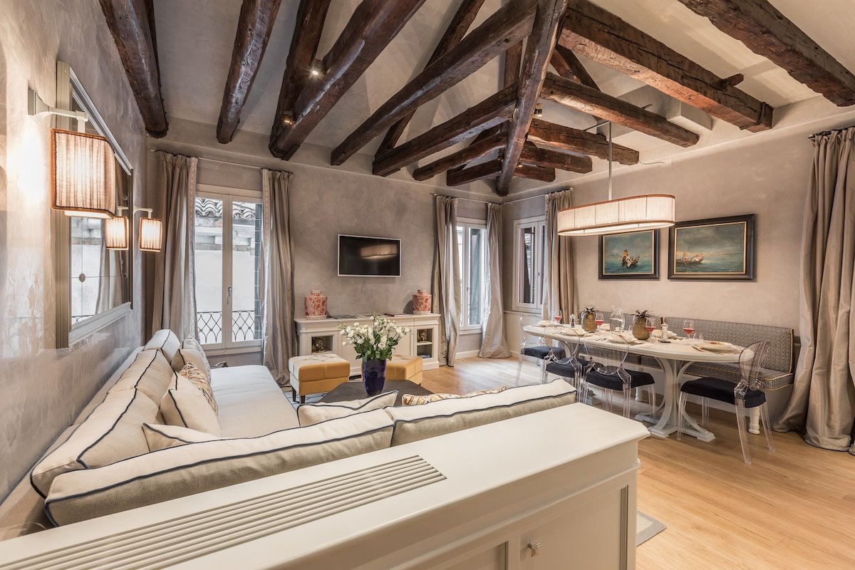 La Marchesa Exquisite Apartment in the Heart of Venice gallery image 2