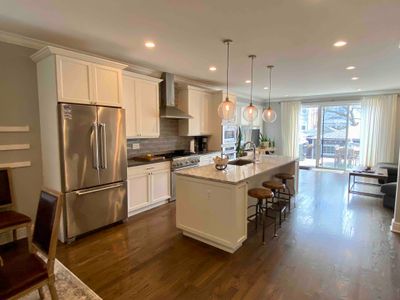 Single Family Home in Logan Square w/ 2 Car Garage