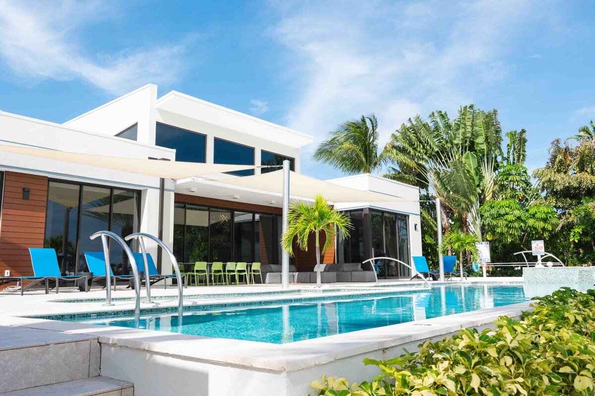 White Dahlia by Grand Cayman Villas gallery image 2