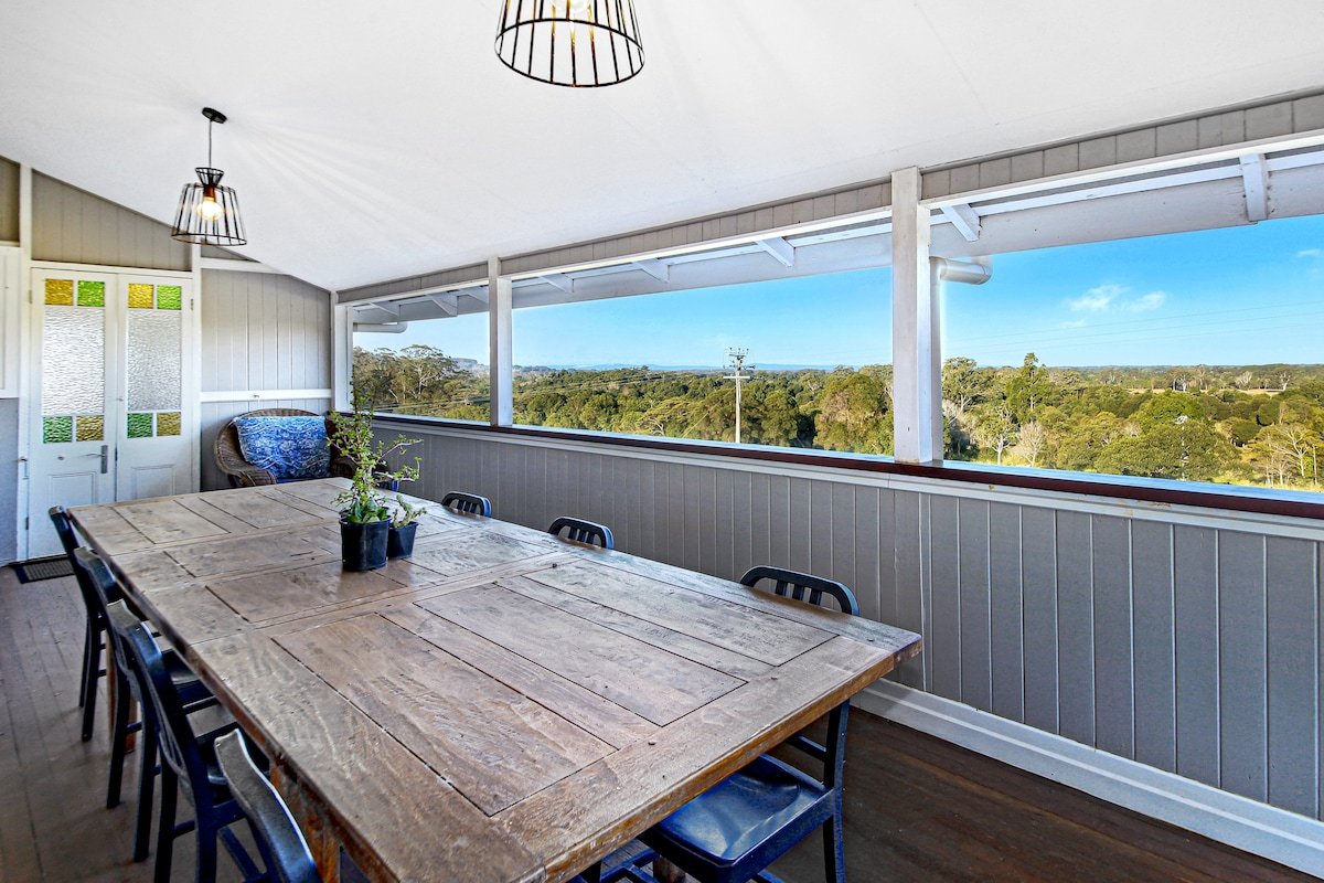 Luxe 5BR Farmhouse-Pet Friendly Kin Kin Noosa Stay gallery image 5