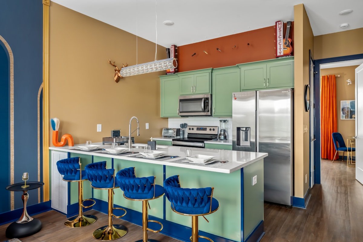 Chic Escape · 2mi to DT · Billiards · B-Nashy gallery image 4