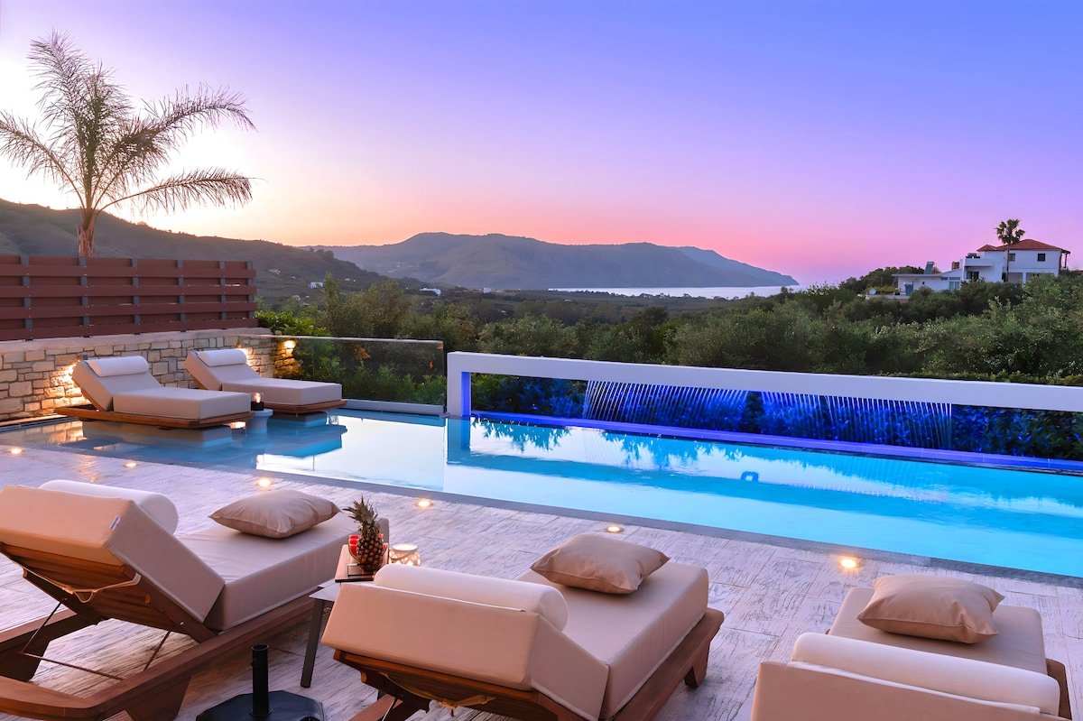 Minoas Luxury Villa Heated Pool 28 guests gallery image 3