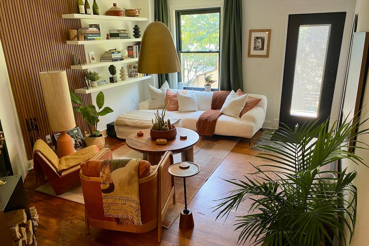 Luxury Home in Heart of Toronto gallery image 2