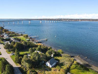Waterfront A-frame Chalet with shore beach