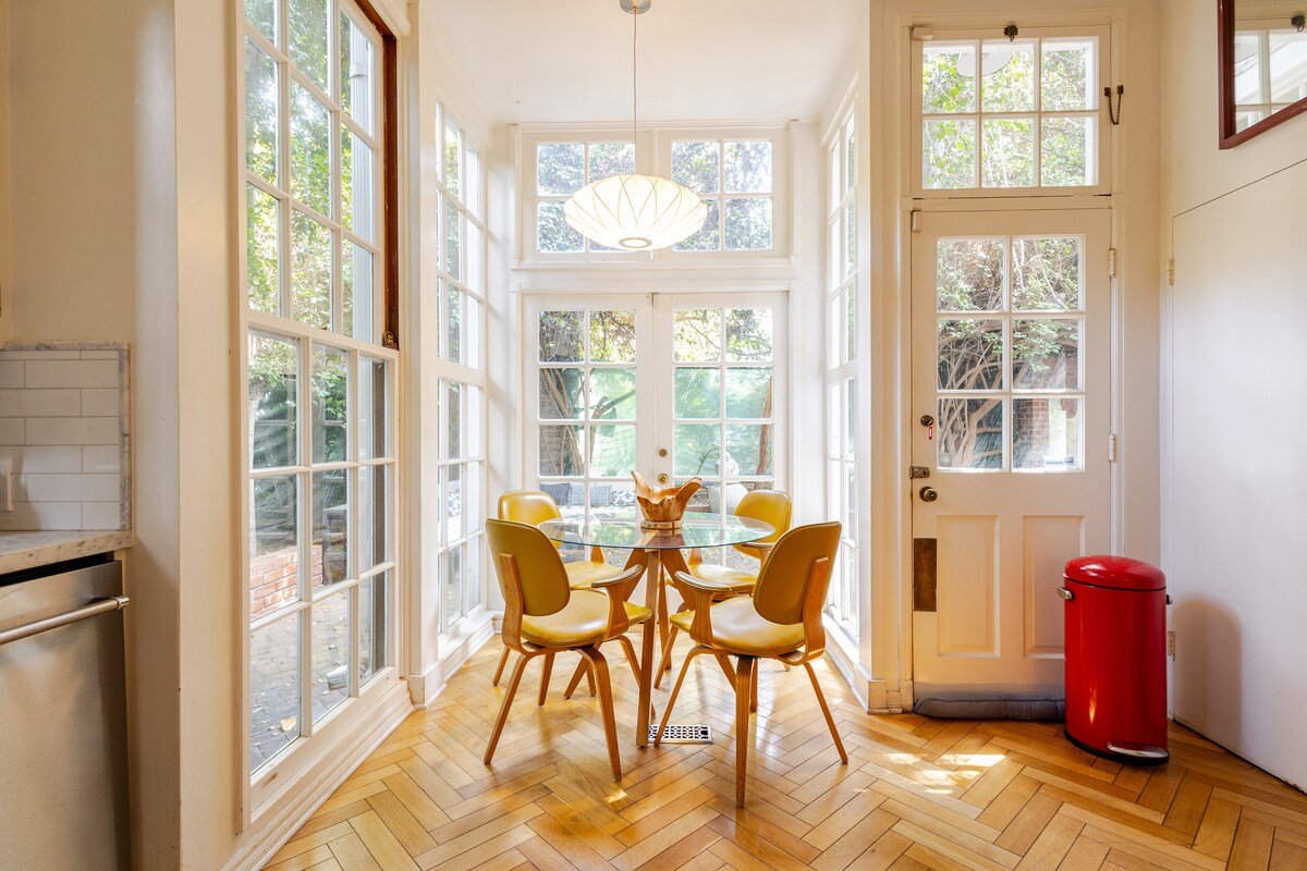 Secluded Garden Oasis- Centrally located gallery image 3