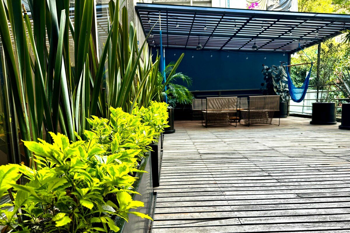 Stunning Condesa Apartment with Private Terrace gallery image 4