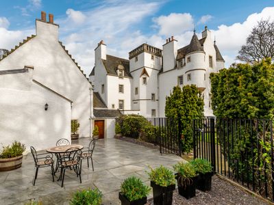 Live like a King / Queen In The City