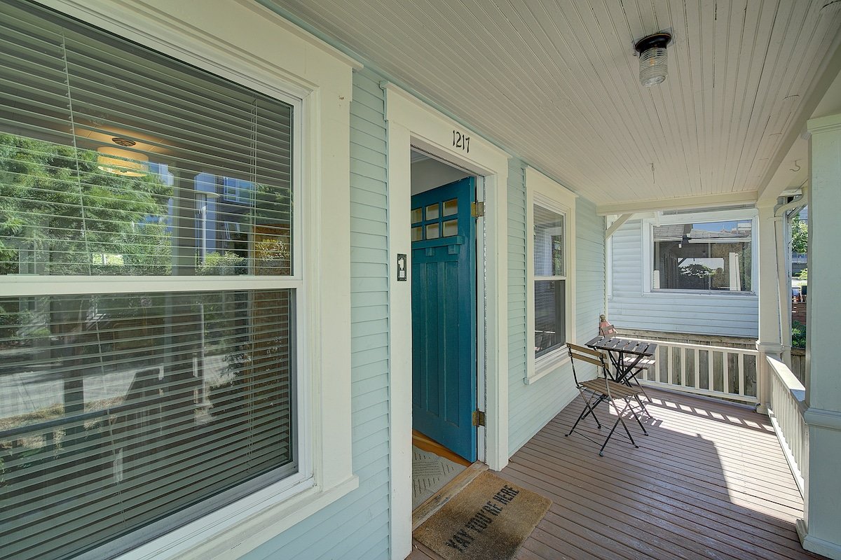 Single family house in Seattle University campus gallery image 5