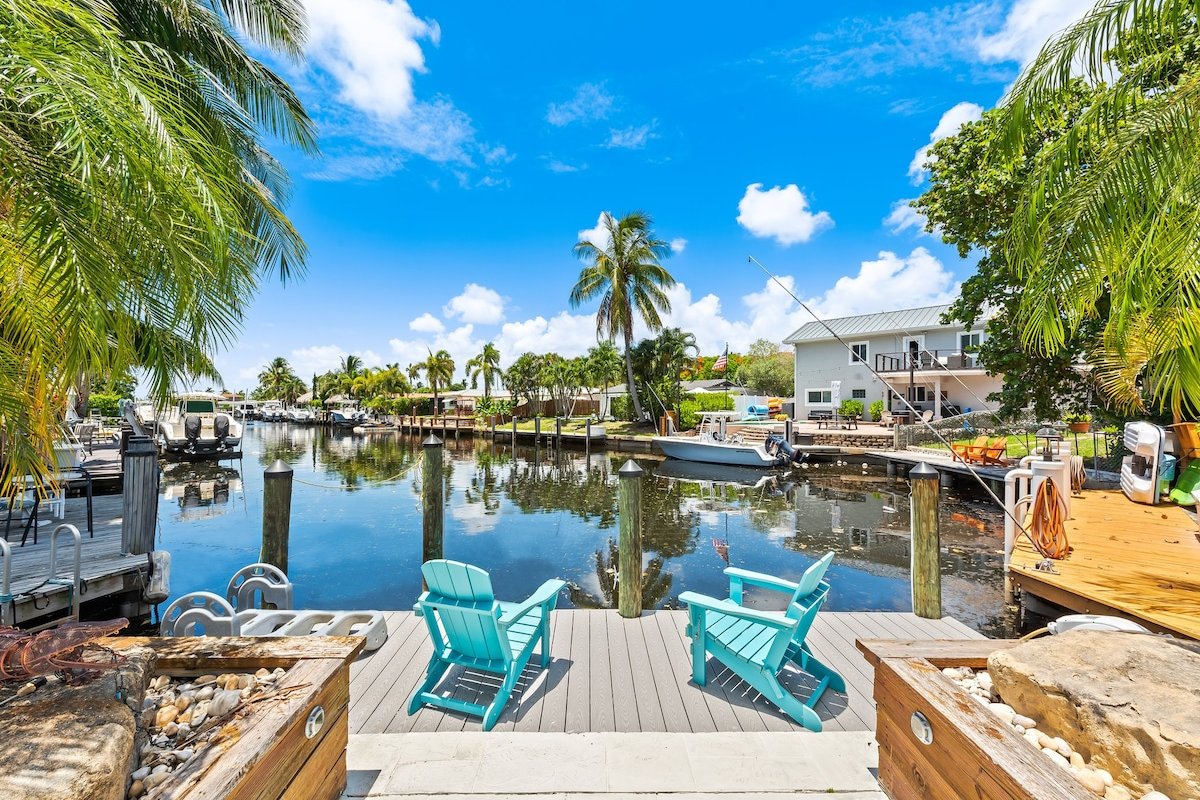 Waterfront Villa | Pool, Bikes, Kayaks | Sleeps 14 gallery image 4