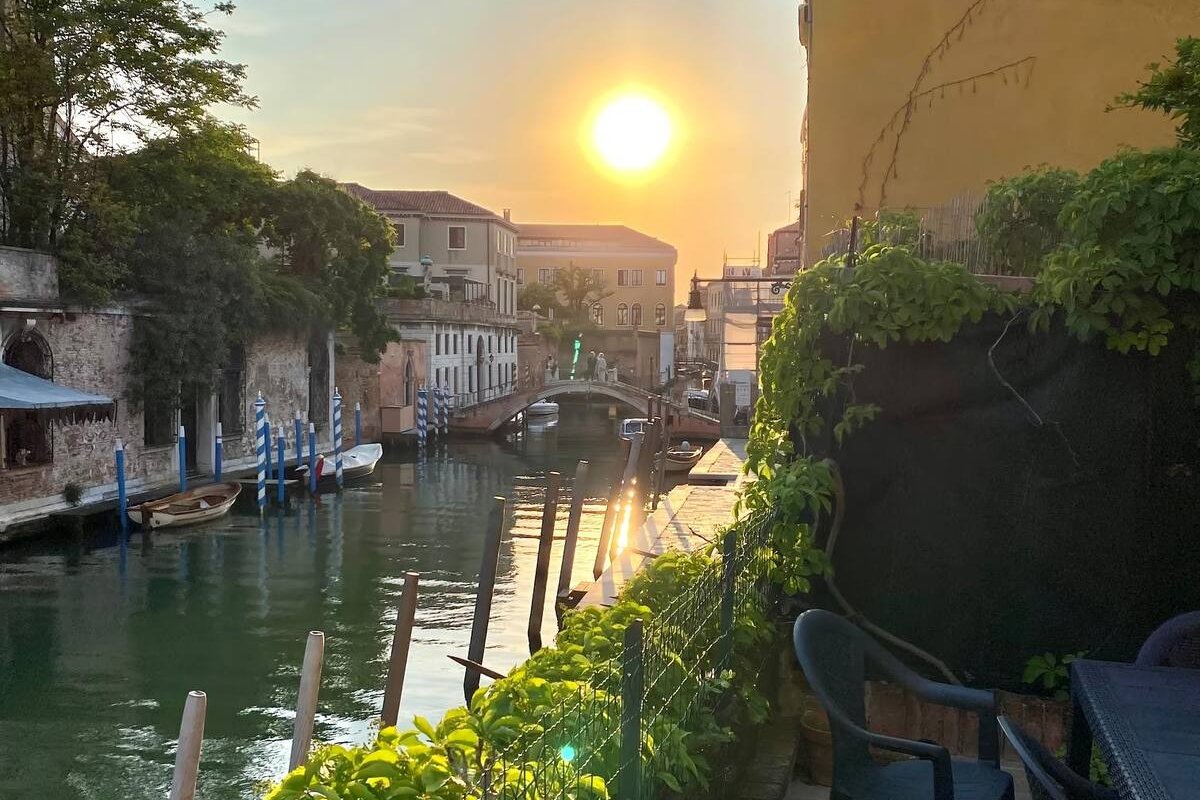 New Exclusive apartment with terrace gallery image 3