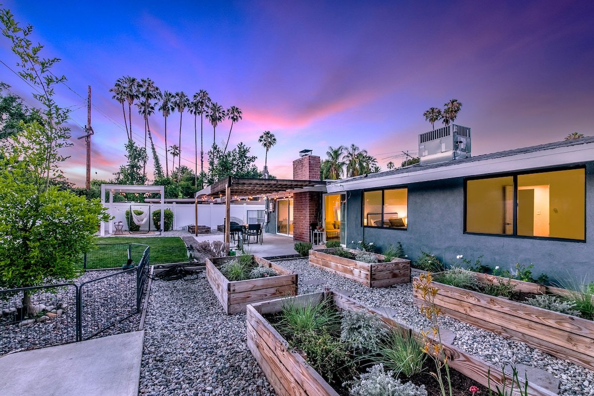 4BR Private & Modern Designer Home gallery image 2