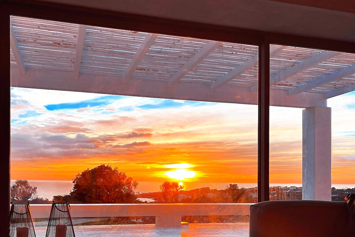 Villa CREA Infinity pool sea view gallery image 2