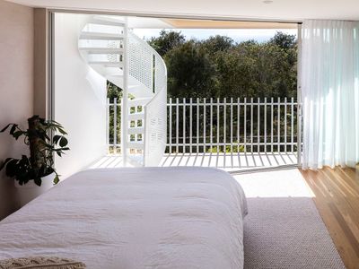 Designer Beachfront Retreat Poolside Family Pets