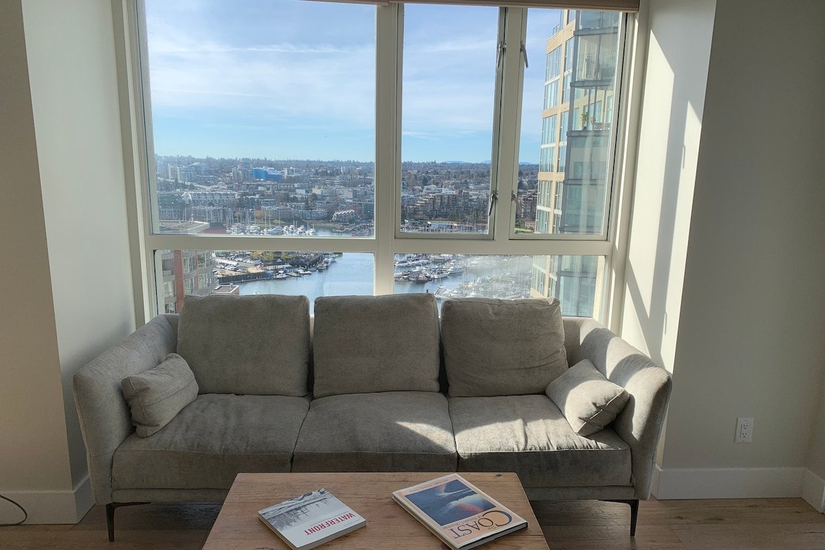 Sunset Beach Apt. Amazing Ocean Views gallery image 3