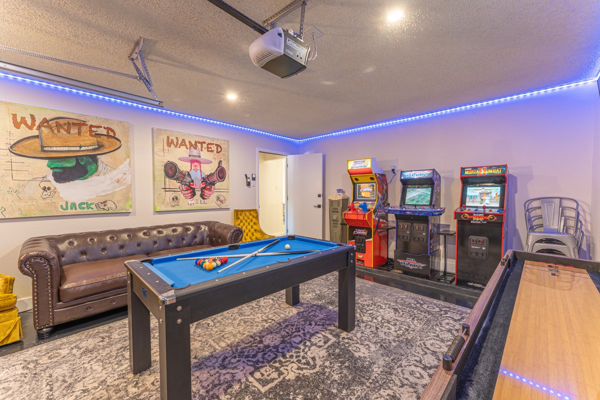 Party Pad! Sleeps 18, Heated Pool, Heart of ATX!