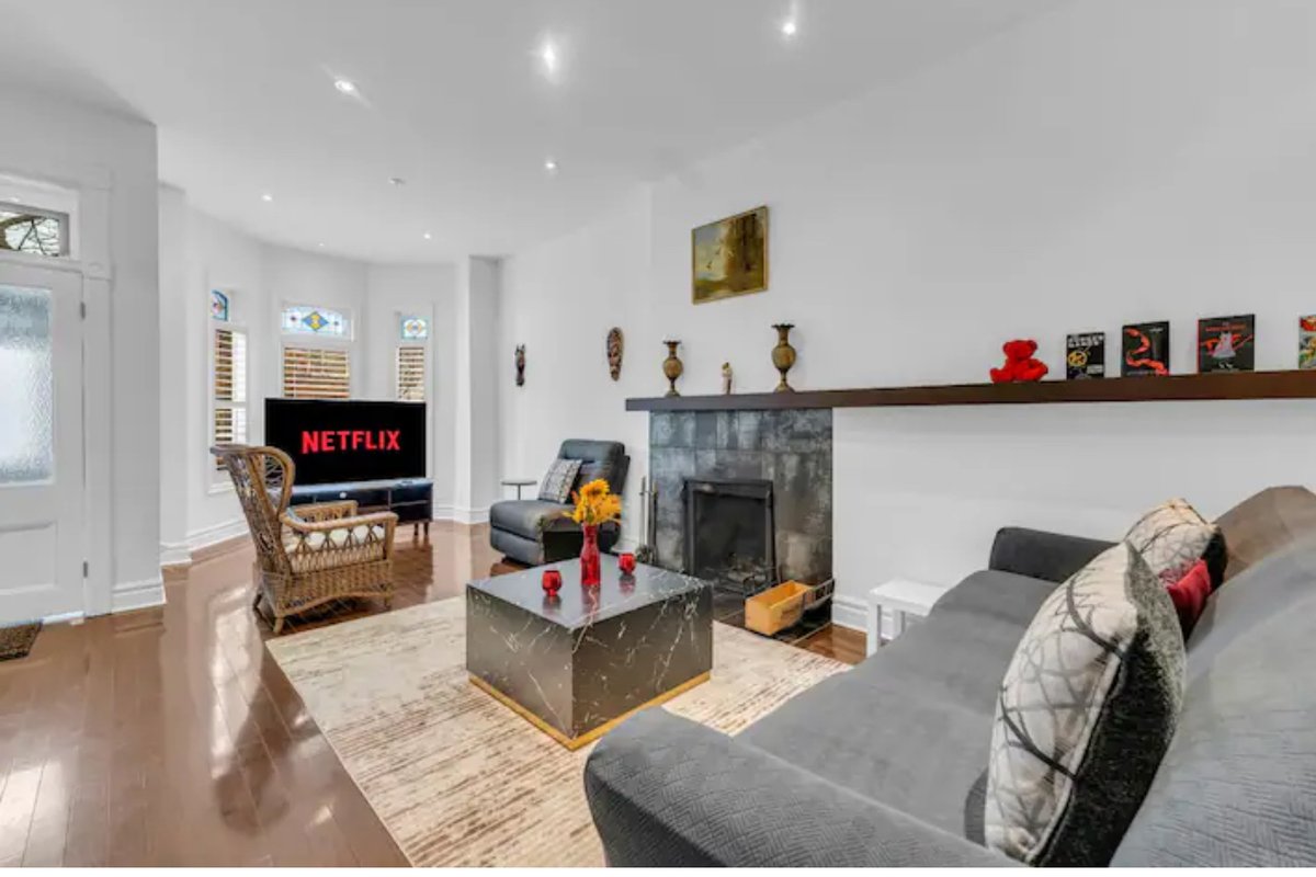 Cozy Retreat: Arcade, Comfy Beds, Full Amenities!