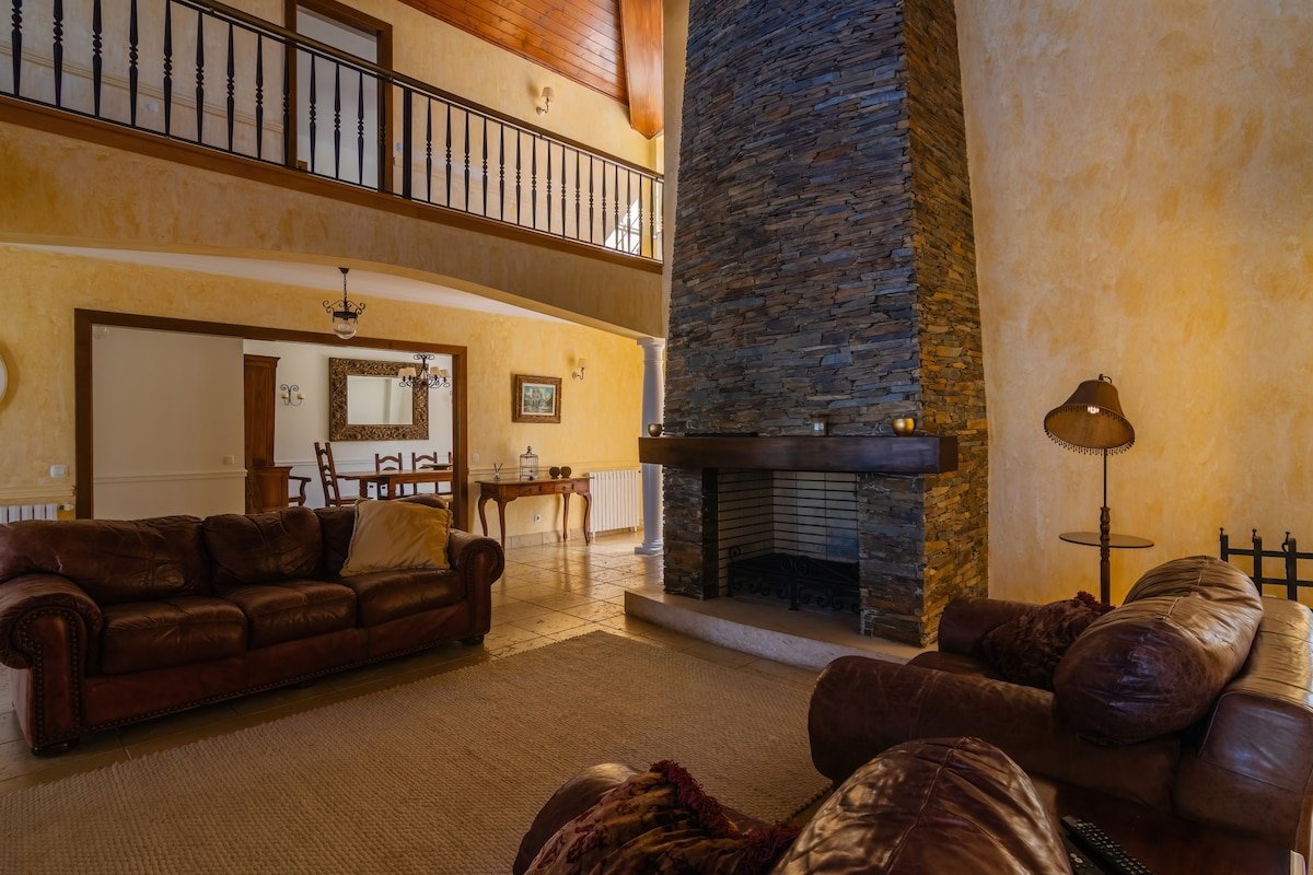 Vila Martinho by Hopstays | Pool and Sea View gallery image 3