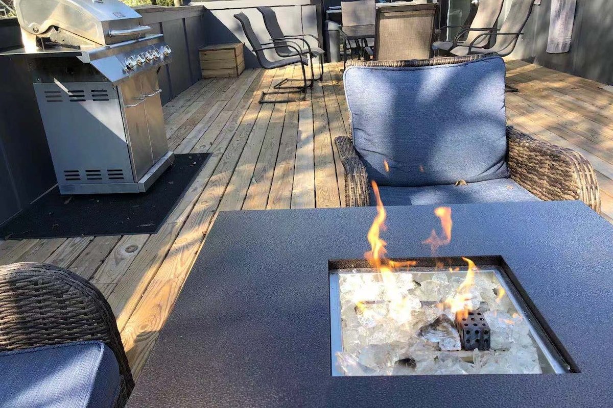 40% OFF | Roof Top | 4 miles to Broadway gallery image 5