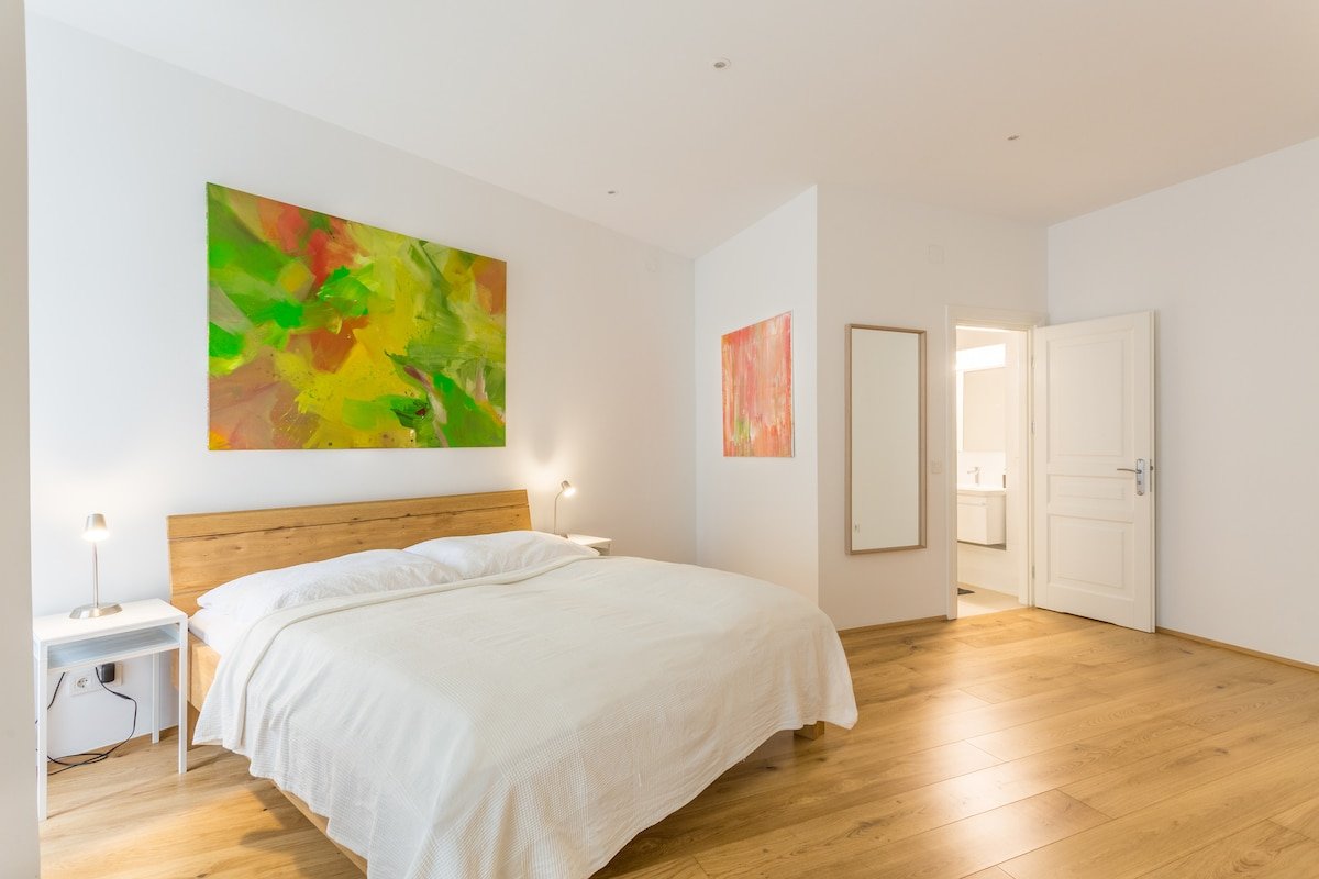 Modern Naschmarkt apartment for 6 people gallery image 2